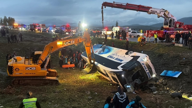 Malatya'da otobüs devrildi: 4 ölü, 40 yaralı