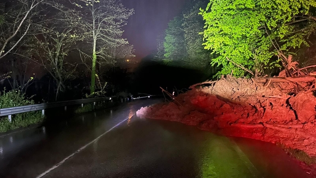 Ordu'da heyelan nedeniyle yol ulaşıma kapandı