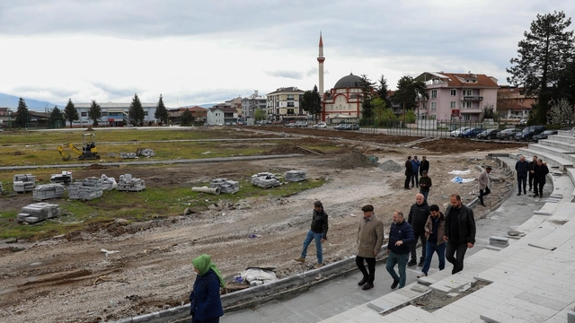 Düzce'de şehrin kalbinde 3 park birbirine bağlanıyor
Başkan Özlü çalışmaları yakından takip ediyor
