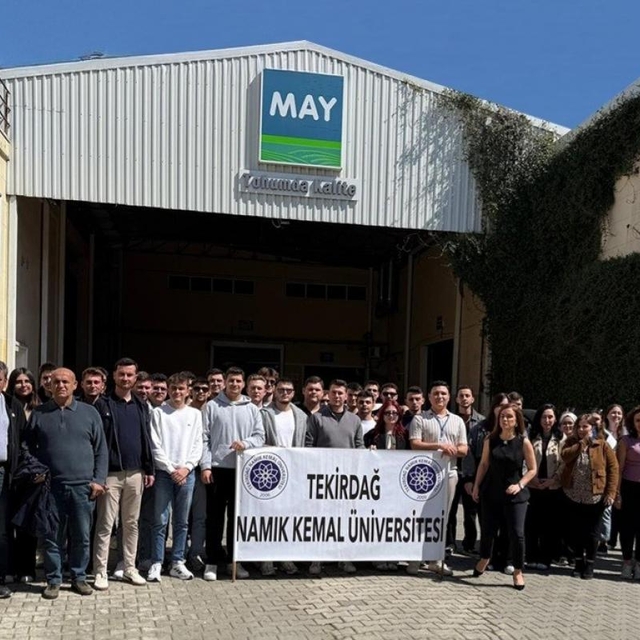 Tekirdağ NKÜ öğrencileri tohum firmasını ziyaret etti
