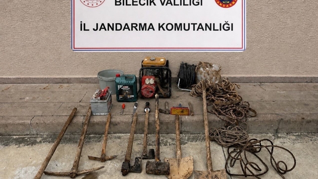 Bilecik'te define arayan 5 kişi suçüstü yakalandı