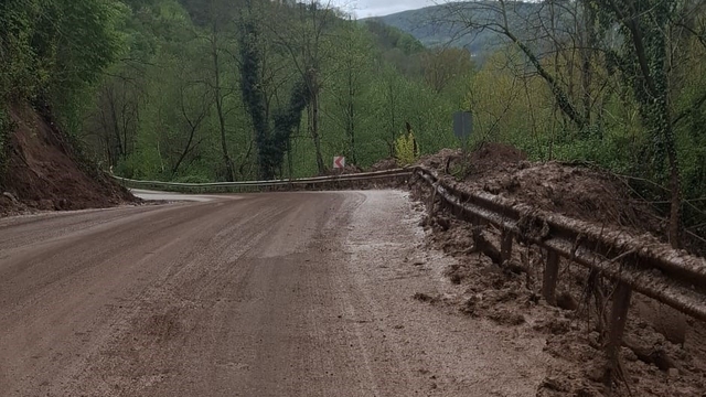Ordu'da heyelan nedeniyle kapanan yol ulaşıma açıldı