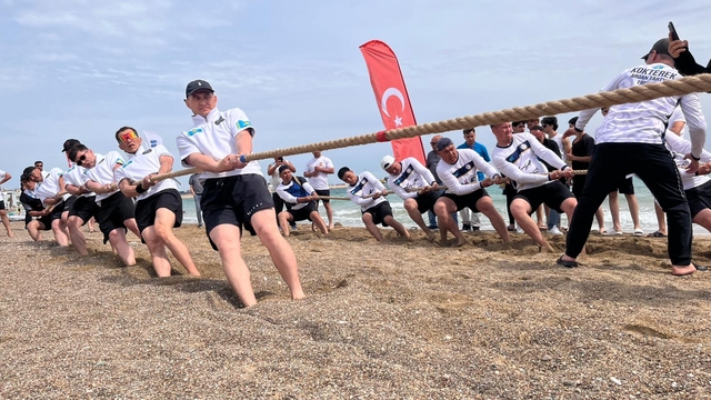 Mersin'de Uluslararası 2'nci Turan Cup Halat Çekme Turnuvası düzenlendi