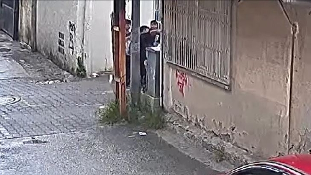 Tartıştığı çocuklar tarafından darbedildi