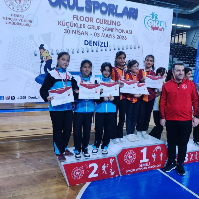 Yunus Emre Ortaokulu 'Floor Curling'de önemli başarı