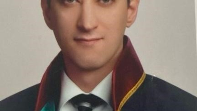 Uşak'taki zincirleme trafik kazası Kütahya'yı yasa boğdu
Kütahyalı avukat Mustafa Özlüer ile eşi Tuğba Özlüer ve çocukları Selin ile Nil Özlüer kazada hayatını kaybetti