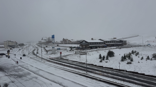 Mayıs karı Erciyes'i beyaza bürüdü