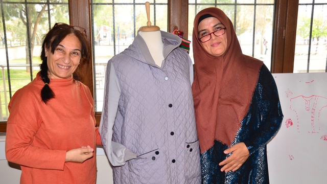 Kursta tanışıp iş hayallerini birleştirdiler
Dikiş nakış kursunda tanışan kadınlar iş yeri açmaya hazırlanıyor