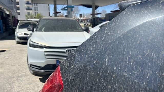 Van'da çamur mesaisi: Oto yıkamacılarda kuyruk oluştu