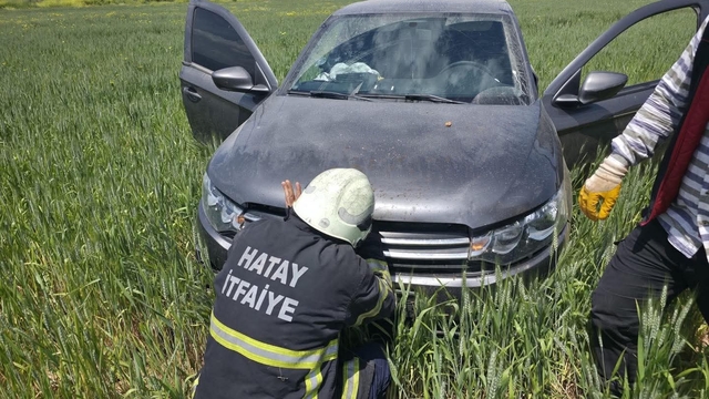 Hassa'da tarlaya uçan otomobilin sürücüsü yaralandı