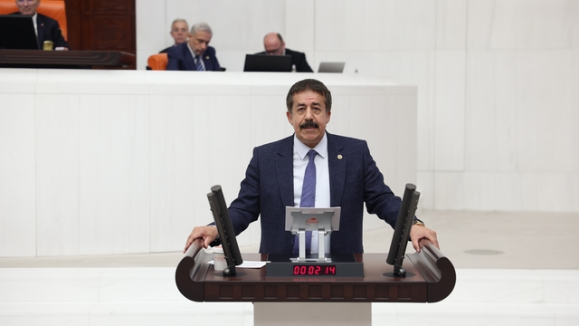 AK Parti Milletvekili Fırat'tan meslektaşlarına saldırıya tepki: "Avukatlar düşmanınız değil"