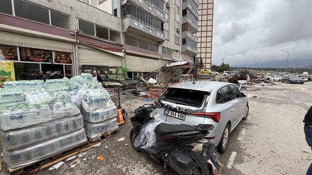 Gaziantep'te fırtınanın verdiği hasar gün aydınlanınca ortaya çıktı
