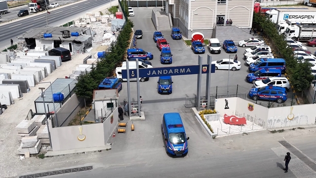 Tekirdağ'da dar sokaklarda huzur uygulaması: 21 aranan şahıs yakalandı