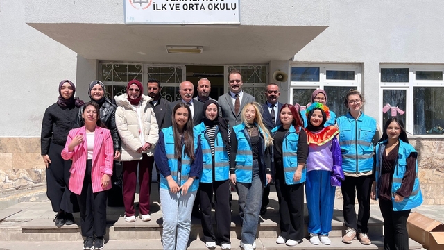 Çayırlı'da "Oyun Arkadaşım" etkinliğiyle öğrencilere anlamlı ziyaret