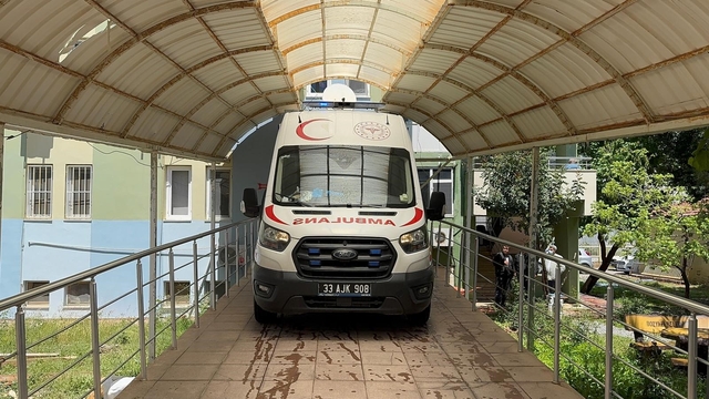Mersin'de hastaneye kaldırılan aileden acı haber: 2 çocuk kurtarılamadı