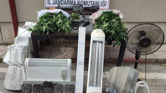 Konya'da uyuşturucu tacirlerine operasyon: 14 tutuklama
