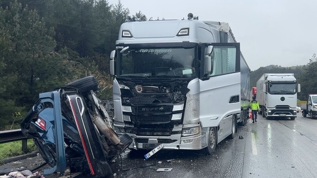 Tarsus-Pozantı Otoyolu'nda zincirleme kazada 1 kişi hayatını kaybetti, 5 kişi yaralandı
