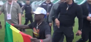 Diagne'ye bayrak müdahalesi: Senegal bayrağı yanlış anlaşıldı