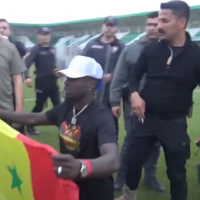 Diagne'ye bayrak müdahalesi: Senegal bayrağı yanlış anlaşıldı