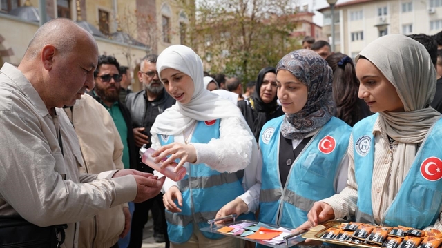 Gaziantep'te hacı adayları dualarla kutsal topraklara uğurlandı