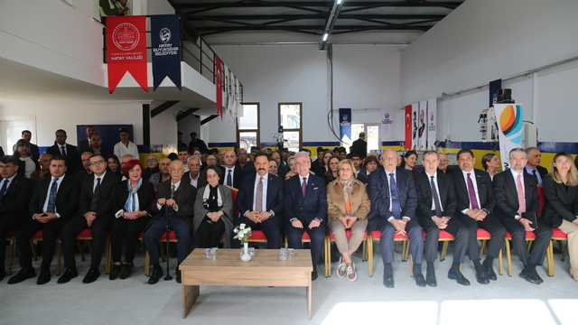 Hatay'da depremlerde hasar gören meslek lisesi atölyesi yeniden hizmete açıldı