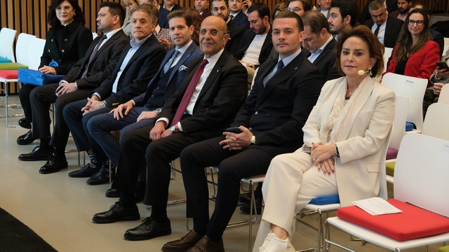 Emine Sabancı Kamışlı, EGİAD Dönüşüm Sahnesi'nde İzmir iş dünyasıyla buluştu