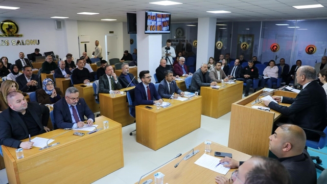 Başkan Özlü, "Şehrimiz büyüyor, gelişiyor ve güçleniyor"