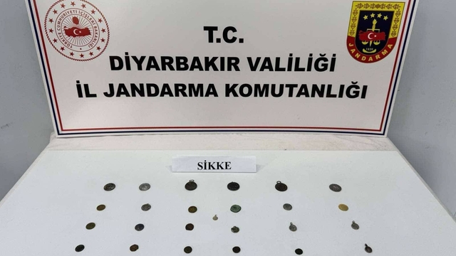 Diyarbakır'da tarihi eser kaçakçılığı operasyonu: 31 adet sikke ve obje ele geçirildi