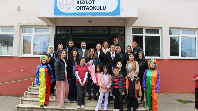 MYO'nun Bir Kitap Bir Gülümseme kampanyası kalplere dokundu