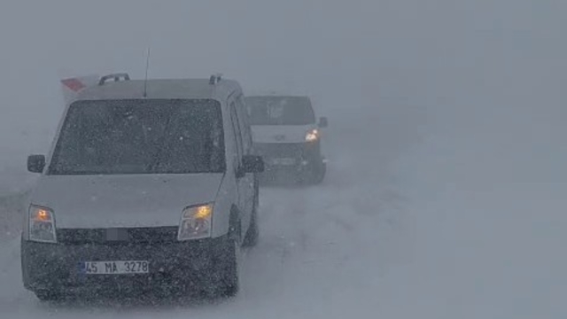 Palandöken Geçidi'nde 3 saat mahsur kaldılar