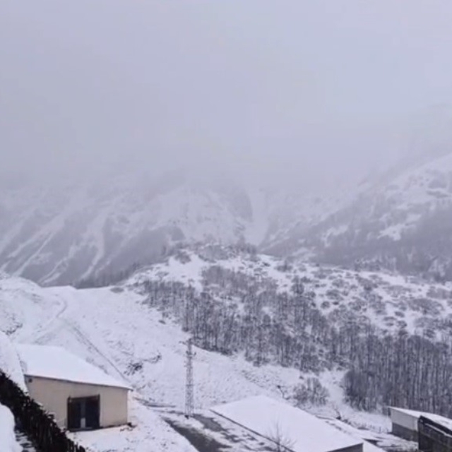 Tunceli'ye bahar ortasında kar sürprizi