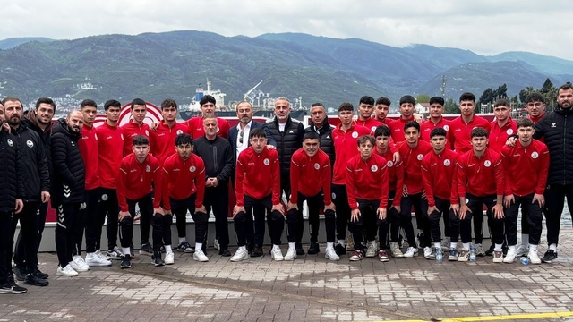 U18 Türkiye Futbol Şampiyonası'nda Körfez Gençlerbirliği sahaya çıkıyor