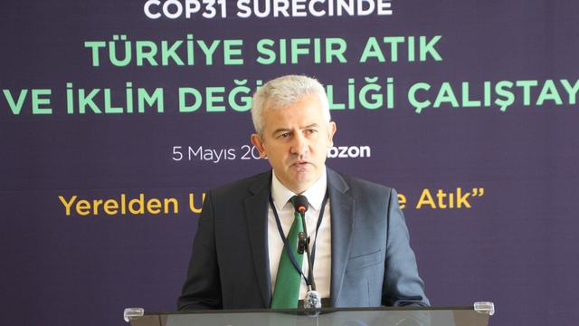 Uğur Korkmaz: "Bu hızla gidersek gelecek nesillere yaşanabilir bir çevre bırakamayacağız"
"2017 yılında geri dönüşüme gönderdiğimiz atık oranı yüzde 13 iken 2026 yılında bu oranı yüzde 40'a ulaştırmış durumundayız"