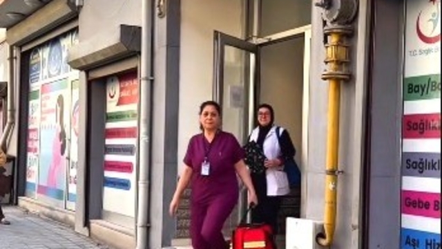 Kütahya'da "Her Gebeye Bir Ebe" programıyla evde sağlık hizmeti