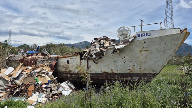 Muğla'da 4 yıl önce göçmen operasyonunda yakalanan gemi hurdaya ayrıldı