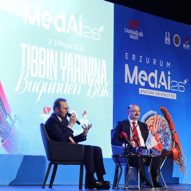 Sağlıkta yapay zekâ zirvesi: Tıbbın geleceği Atatürk Üniversitesinde masaya...