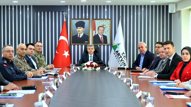 Artvin'de okullardaki tedbirlerle ilgili toplantı düzenlendi