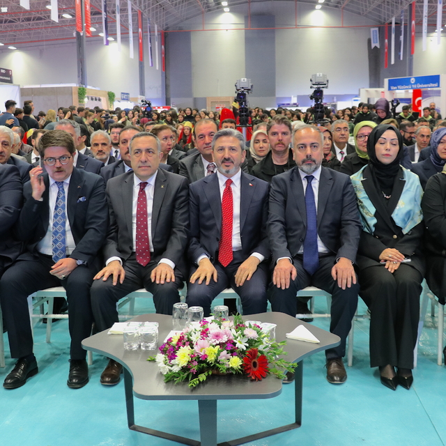Van'da "Doğu Anadolu Kariyer Fuarı" başladı