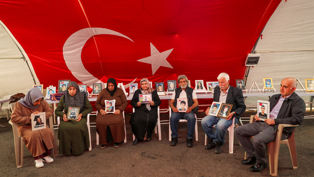 Diyarbakır anneleri evlatlarına kavuşmak istiyor
