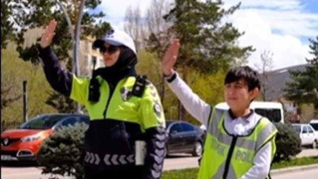 Kurallara uyalım, hayata bağlanalım