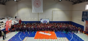 Karaman'da Dünya Çocuk Atletizm Günü kutlandı
Bin 500 öğrenci Dünya Çocuk A...