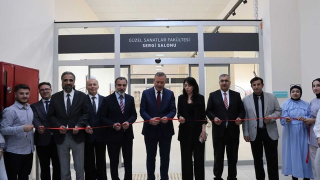 Bitlis Eren Üniversitesinde "Bitlis'in Hafızası" sergisi açıldı