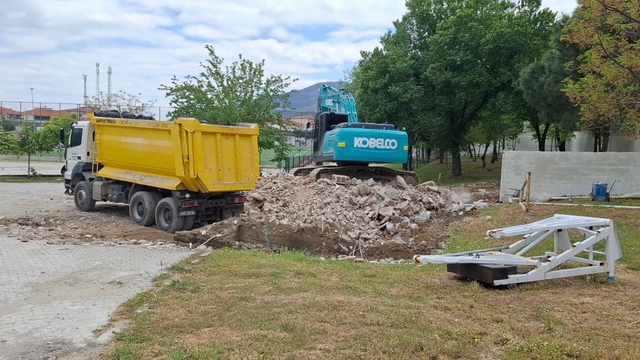 Buldan Şehir Stadı'nda yenileme çalışmaları başladı