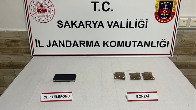Sakarya'da uyuşturucu sattığı iddia edilen 4 zanlı tutuklandı