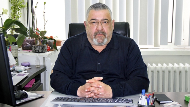 "Astım kontrol altına alınabilen kronik bir hastalıktır"
Sivas Cumhuriyet Üniversitesi Sağlık Hizmetleri Uygulama ve Araştırma Hastanesi Göğüs Hastalıkları Anabilim Dalı  Öğretim Üyesi Prof. Dr. Sefa Levent Özşahin, astımın doğru tedavi ve düzenli takip ile kontrol altına alınabilen kronik bir hastalık olduğunu söyledi