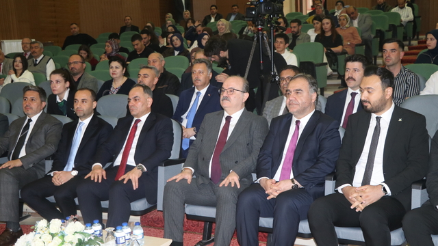 Kültür ve Turizm Bakan Yardımcısı Çam, Çankırı'da "İhtisas Akademi" programına katıldı