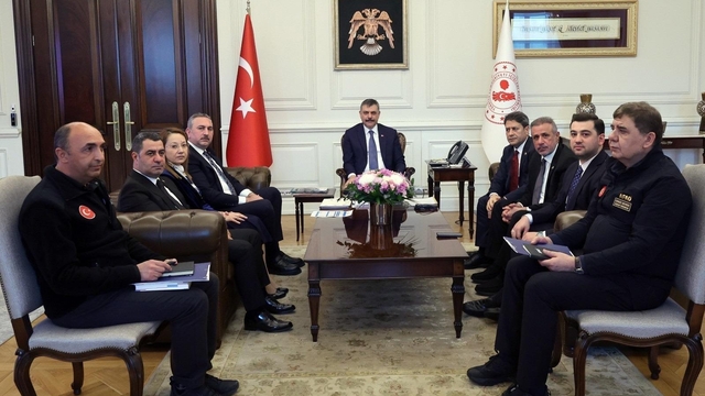 İçişleri Bakanı Çiftçi, AK Parti Grup Başkanvekili Gül ile bir araya geldi