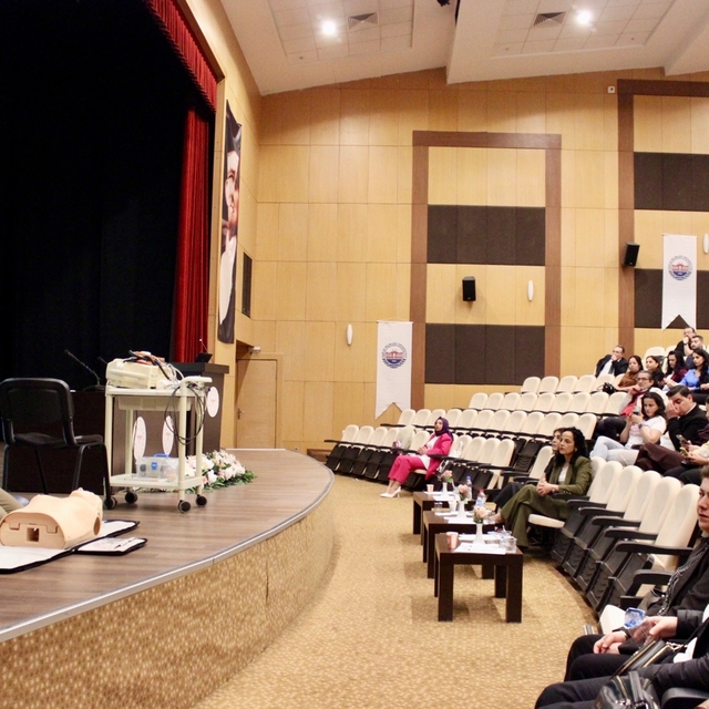 Antalya'da "1. Akdeniz Bölgesi Diyaliz Hizmetleri Çalıştayı" düzenlendi