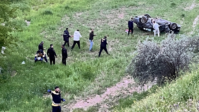 Adıyaman'da otomobil tarlaya uçtu: 4 yaralı