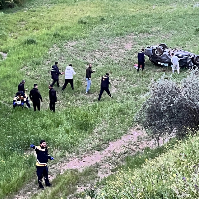 Adıyaman'da otomobil tarlaya uçtu: 4 yaralı